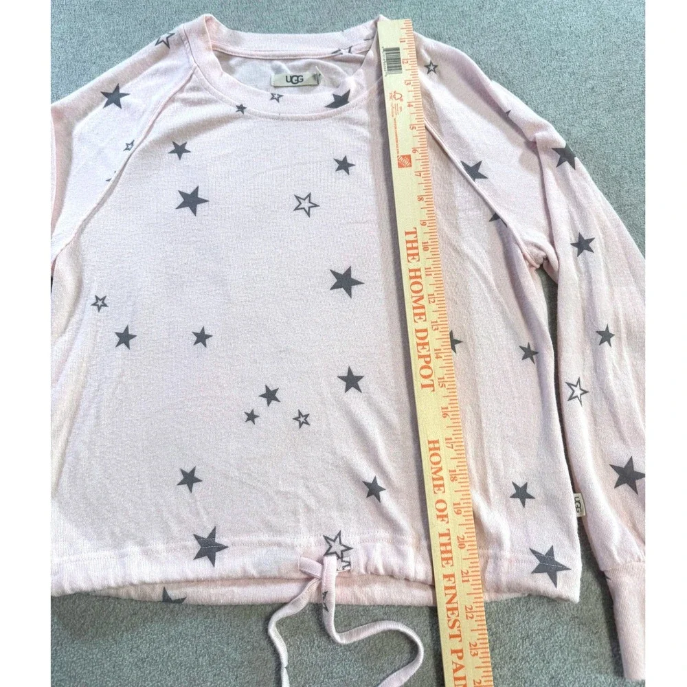 UGG Star Print Sweatshirt Women XS Light Pink Excellent‎ Drawstring Hem Raglan